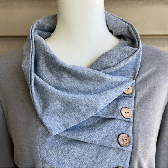 •LSORU• Long Sleeve Pintuck Neckline Pullover Top - Size Medium - Picture 2 of 7